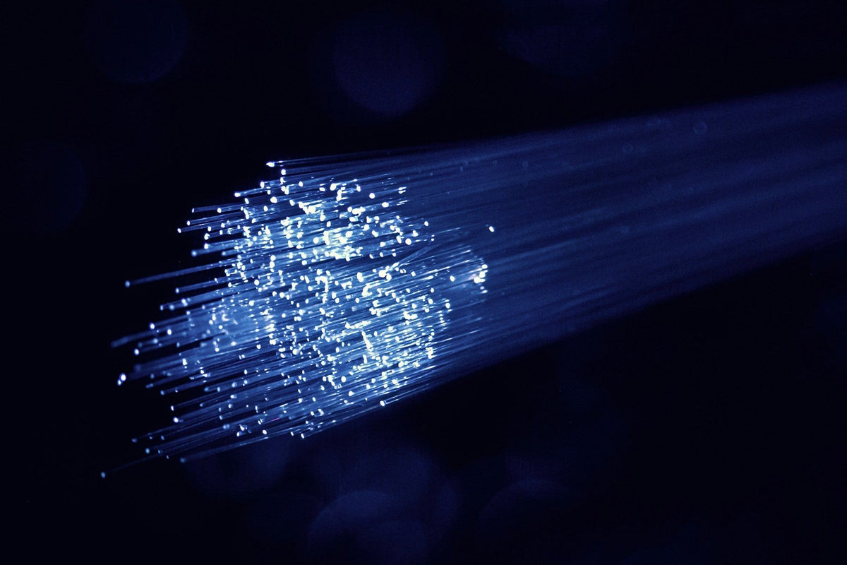 High-density bundle of illuminated optical fibers for parallel optics