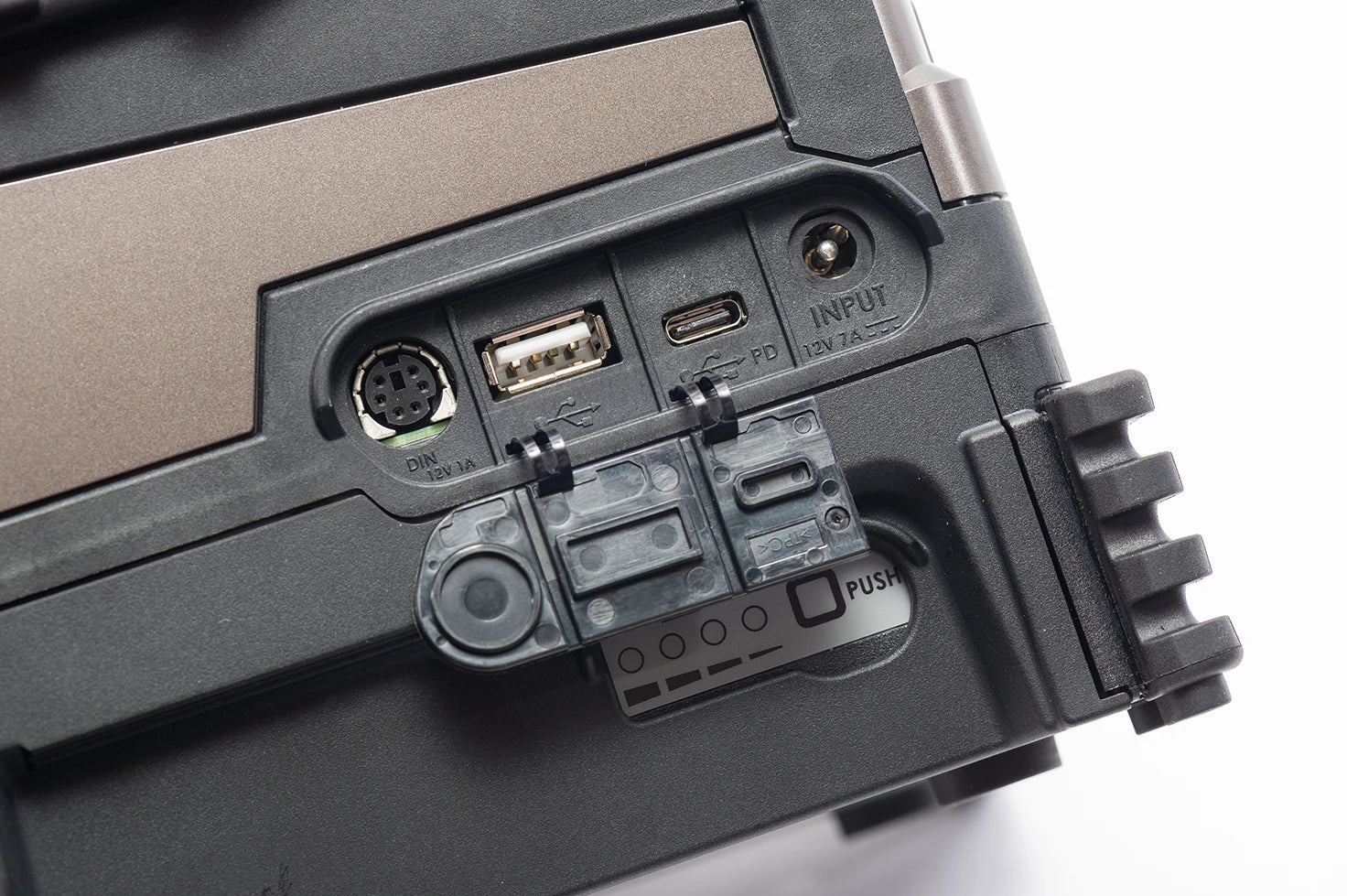 Fujikura 100S side ports and battery indicator